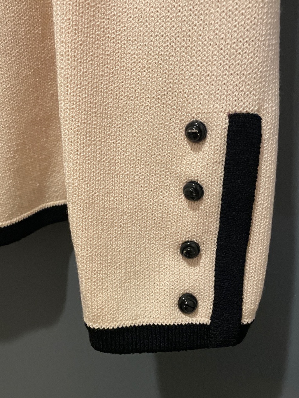 ❌SOLD 025 St John Collection by Marie Gray Cardigan - Picture 5 of 6